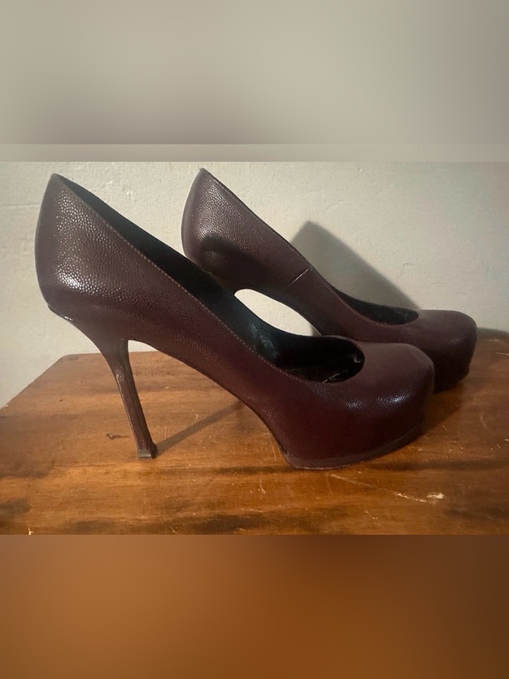 YSL barely worn almost new condition high heel